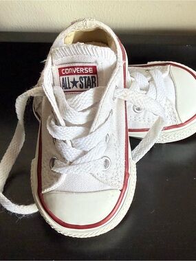 Converse  Infant Size 3 White Classic  Sneakers
